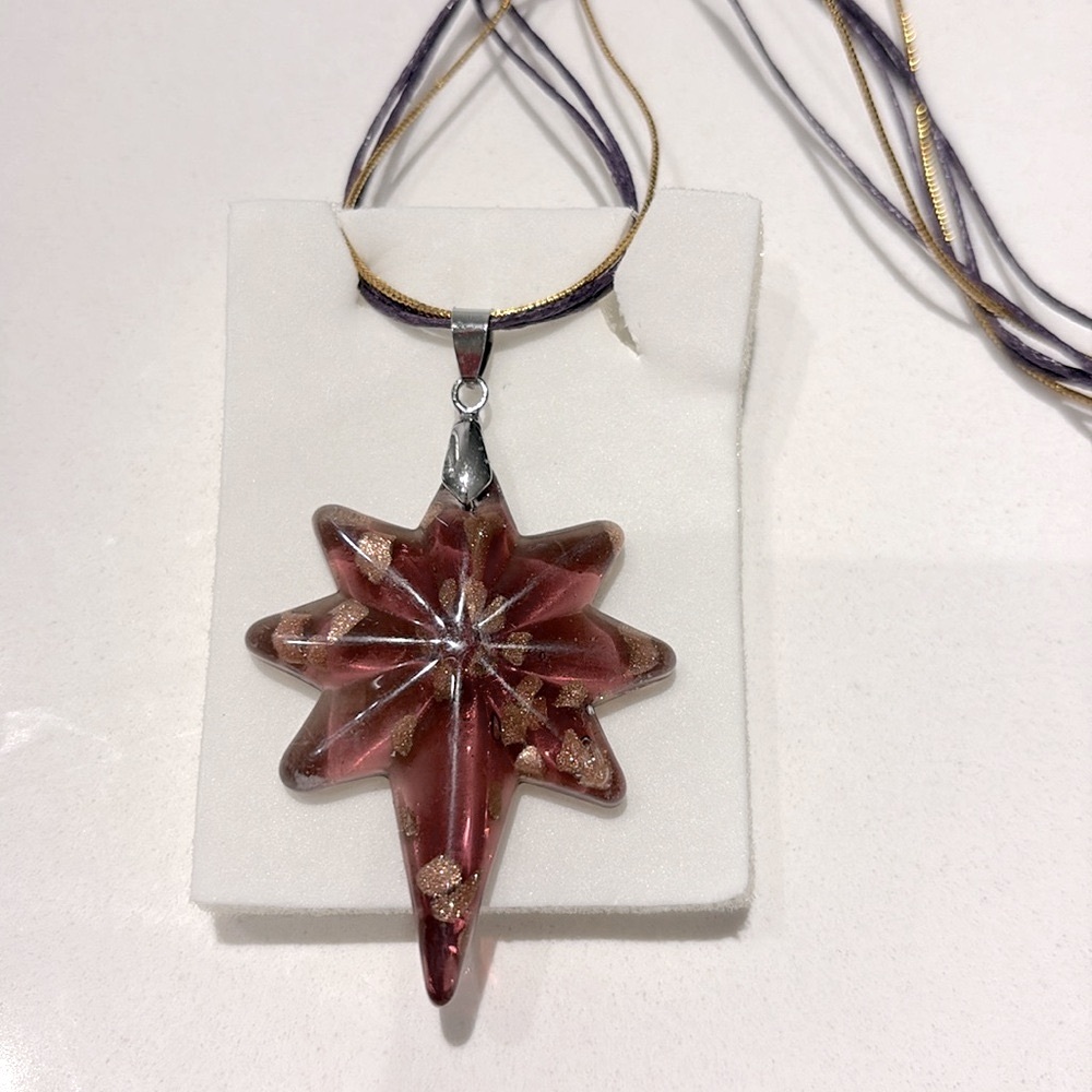 NWOT Pretty Purple & Gold Flecked Glass Star Pendant Necklace